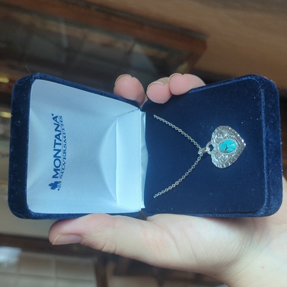 Montana Silversmith Heart Necklace - Picture 1 of 2